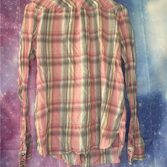 Woman’s Stetson plaid western shirt 🛍 - Picture 3 of 3